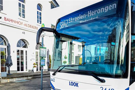 How to get from Kalkar to Kleve Bahnhof by bus, taxi or car.